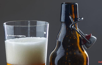 A small bottle a day: beer affects the intestinal flora of men