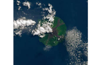 Natural disaster. Volcano erupts at Papua New Guinea. No injuries