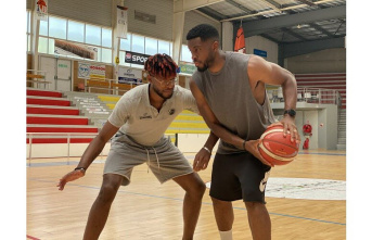Basket-Ball/Pro B. Saint-Vallier reunites the Ateba brothers wearing the same jersey
