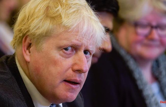 "Partygate", Rwanda, Northern Ireland: Dead cats keep Boris Johnson in office