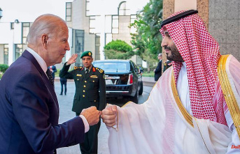Trump was allowed to dance with a saber: Saudi crown prince receives Biden with hypothermia