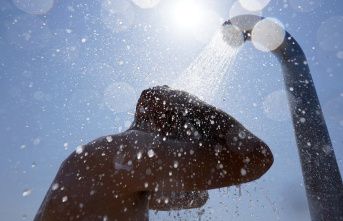 Hanover turns off hot shower water in swimming pools
