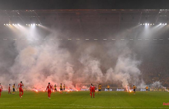 DFB sentences Dynamo three times: Own fans cost Dresden 300,000 euros