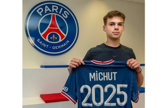 Soccer. PSG is getting tight for the Savoyard Edouard Michut!
