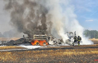 North Rhine-Westphalia: tractor burns: farmers bring water in slurry tanks