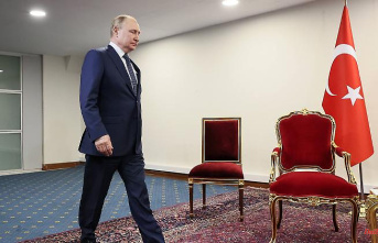 Revenge for Kremlin incident?: Erdogan makes Putin wait in the conference room