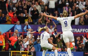 Menstruation and clothing: England's women will continue to wear white trousers for the time being