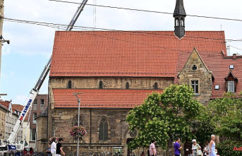 Thuringia: The roof of the Ursuline monastery in Erfurt is being renovated
