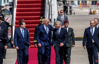 No physical contact if possible ?: Israelis welcome Biden on "peace trip"