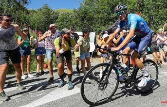 On the legendary mountain of the tour: Chris Froome's little cycling miracle