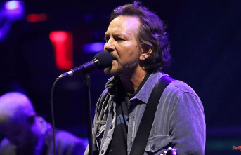 Impact of wildfires: Pearl Jam singer lost his voice