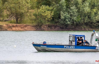 North Rhine-Westphalia: search for missing people with divers and sonar devices