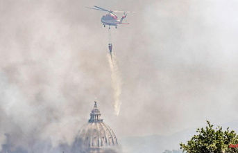 Ash rain in Rome: major fire broke out near the Vatican
