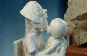 "Something happened 5,000 years ago": the beginning of kissing probably promoted the spread of herpes