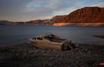 Water level continues to drop: day trippers discover next body at Lake Mead