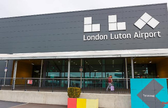 Flights canceled or diverted: Heat damages runway at London's Luton Airport