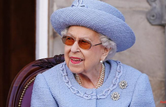 Rare external appointment: The Queen surprisingly visits a hospice
