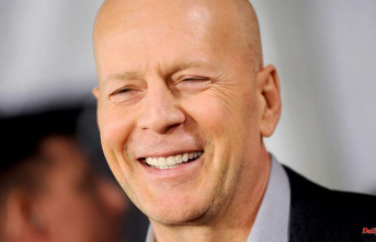 Four months after shock news: Bruce Willis inspires with a dance performance