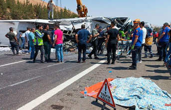 32 dead in two accidents: Truck crashes into crowds in Turkey