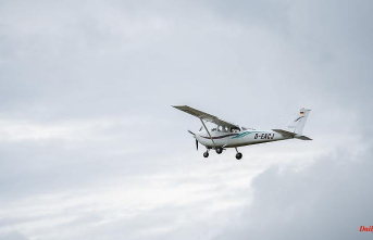 Baden-Württemberg: small plane made an emergency landing on a field: occupants unharmed