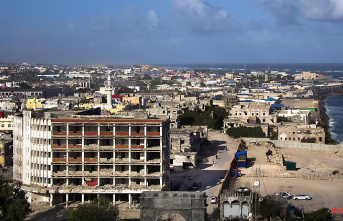 Al-Shabaab claims: attack on hotel in Mogadishu - at least twelve dead