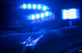 North Rhine-Westphalia: Driver rams police motorcycle: officer slightly injured