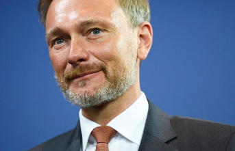 Lindner asked the Porsche boss for "argumentative support" with e-fuels