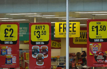 Supermarket gives mini loans: Brits can buy groceries on credit