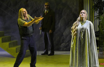 Director enraged Wagnerians: Angry boos for Bayreuth's "Siegfried"