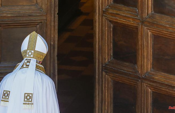 Rumors of Pope resignation: Francis meets with all 200 cardinals