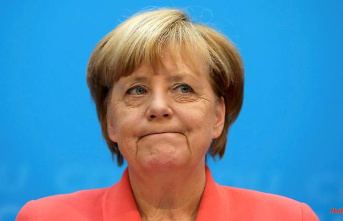 "Travel not recommended at the moment": Merkel injured herself on vacation