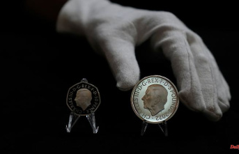 Royal mail is also changing: the first coins with a portrait of Charles are presented
