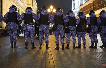 Raped by police?: Russians arrested for reading poem