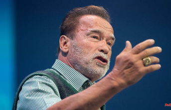 "Arnie" opens startup fair: Schwarzenegger: "You are dependent on Russia"