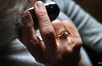 Baden-Württemberg: Telephone fraud: Seniors hand over 10,000 euros of jewelry