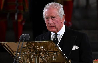 Shortly after the Queen's death: Royal biographer: "My daughter saw Charles' red eyes"