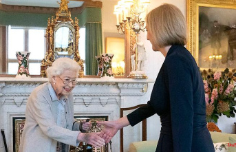 Transition complete: Queen appoints Truss as head of government