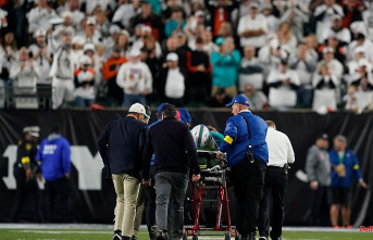 Second incident in a week: concern for NFL quarterback after head injury