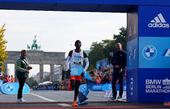 Perfect race in Berlin: Kipchoge breaks his own marathon world record
