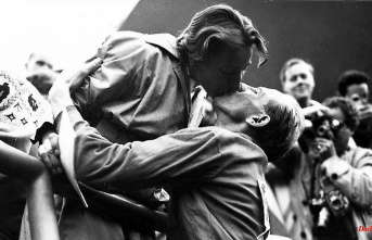 Emil Zatopek and his Dana: Kiss sealed the wonder runner's gold triumph
