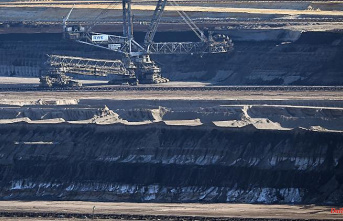 North Rhine-Westphalia: "For no coal in this world": Demo at the Garzweiler opencast mine