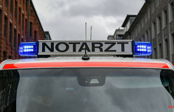 Bavaria: car crashes into truck: mother dies, sons seriously injured