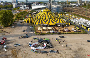Two dead in Duisburg: plane crashes next to a fully occupied circus tent