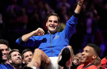 "Felt like a celebration": Everyone was crying at Roger Federer's last performance