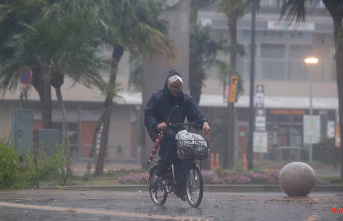 Thousands of people seek protection: super typhoon moves over Japan