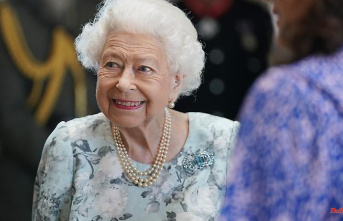 'Mobility issues': Doctors order Queen to rest