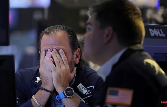 Recession worries weigh heavily: Wall Street's recovery is already over