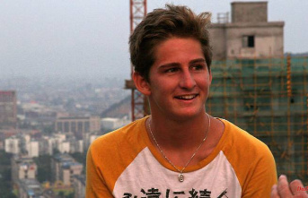 Kalani David was 24: World-class surfer dies after seizure off Costa Rica