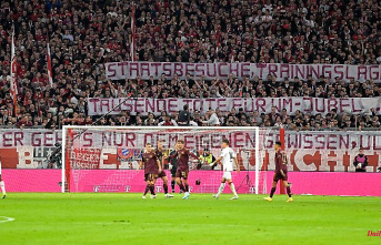 After controversial Qatar statements: FC Bayern fans protest against Hoeneß