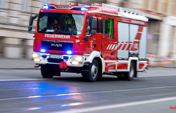 North Rhine-Westphalia: Corrosive and flammable liquid leaked from the container